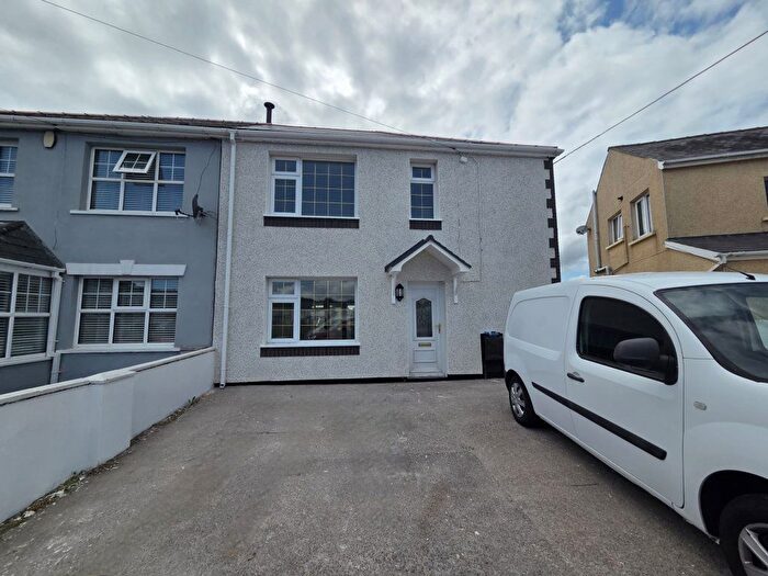 3 Bedroom Property To Rent In Sannan Street, Aberbargoed, Bargoed, CF81