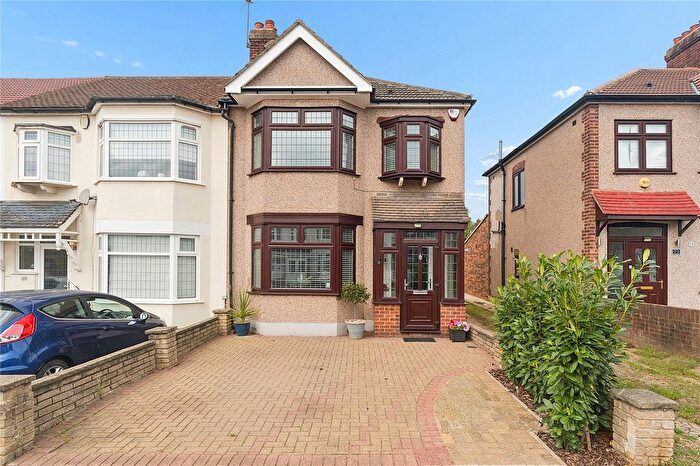 3 Bedroom End Terrace House For Sale In Glenwood Drive, Romford, RM2