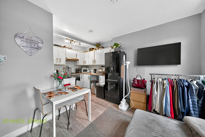 1 Bedroom Apartment For Sale In Tankerton Terrace, Mitcham Road, Croydon, CR0