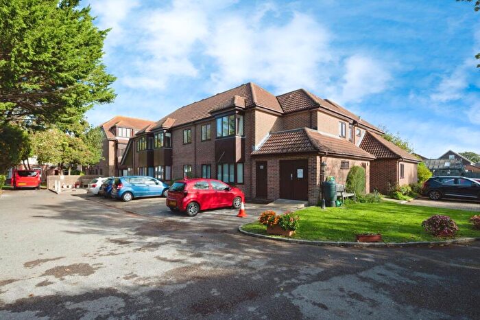 1 Bedroom Flat For Sale In Maple Court, A Staunton Avenue, Hayling Island, Hampshire, PO11