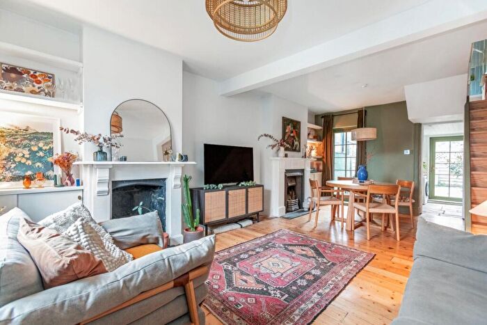 2 Bedroom House For Sale In Princes Road, Penge, London, SE20