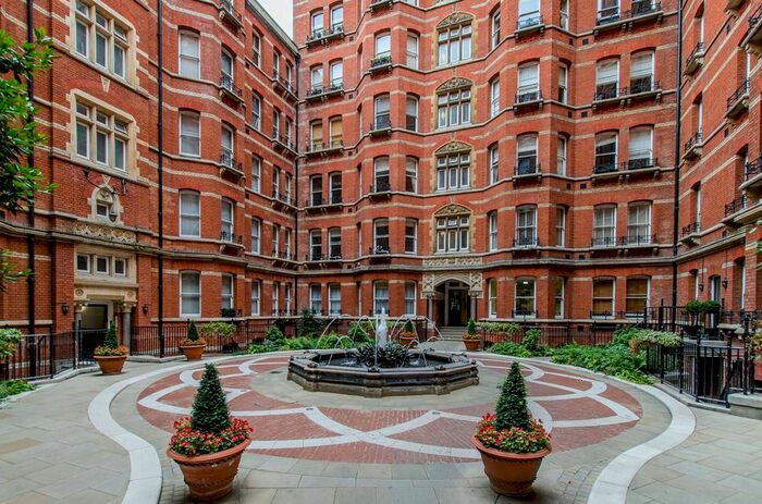 2 Bedroom Flat To Rent In Victoria Street, Victoria, London, SW1H
