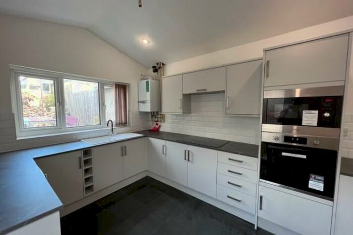 7 Bedroom Terraced House To Rent In Harriet Street - Cardiff, CF24