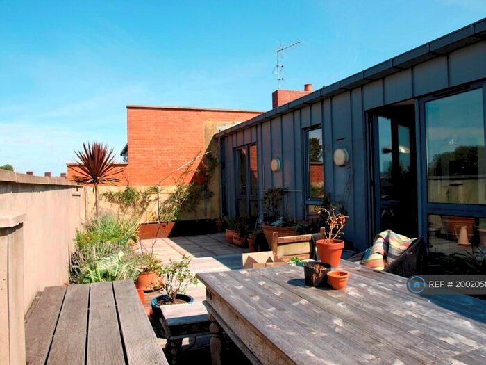 2 Bedroom Penthouse To Rent In Piano Lane, London, N16