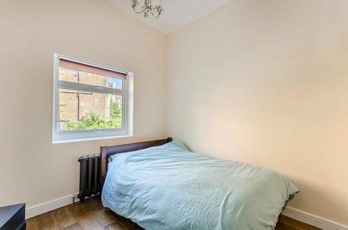 1 Bedroom Flat To Rent In Netherwood Road, Brook Green, London, W14
