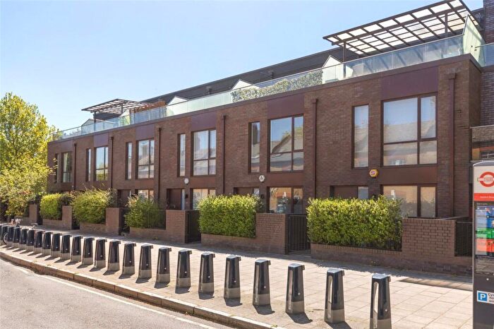 3 Bedroom Apartment For Sale In Lollard Street, London, SE11