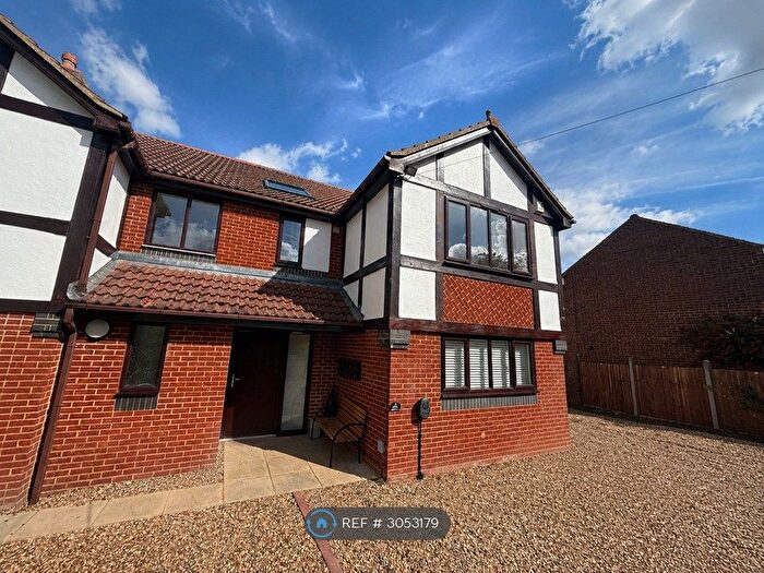 1 Bedroom Flat To Rent In Station Road, Henlow, SG16
