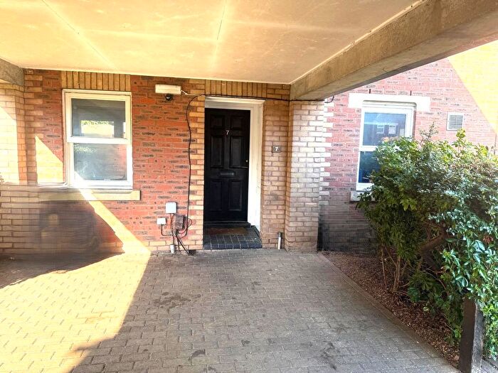 2 Bedroom End Of Terrace House To Rent In Sledmere Court, Feltham, TW14