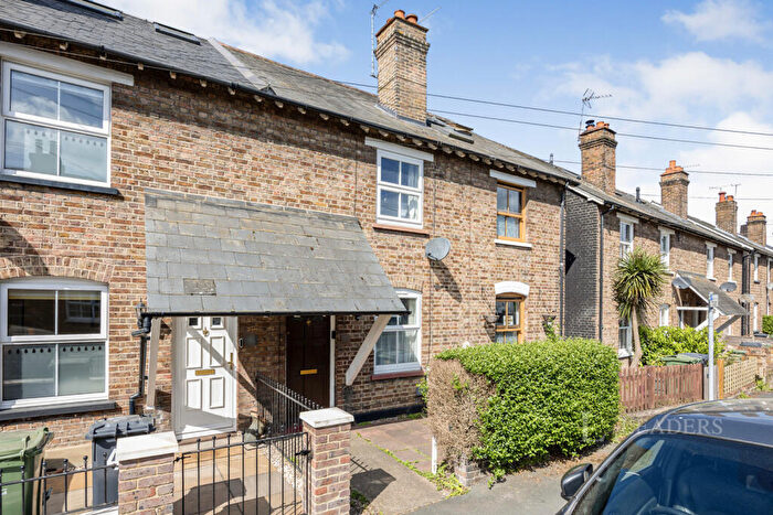 2 Bedroom Terraced House To Rent In Ludlow Road, GU2