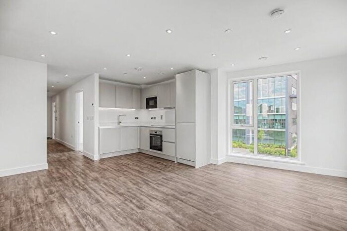 3 Bedroom Apartment To Rent In Munda Way, Oxford, OX2