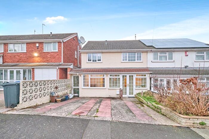 4 Bedroom Semi Detached House For Sale In Claverdon Drive, Birmingham, B43