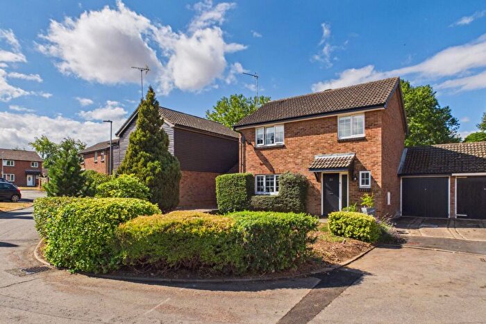 4 Bedroom Detached House For Sale In Balmoral Close, Towcester, NN12