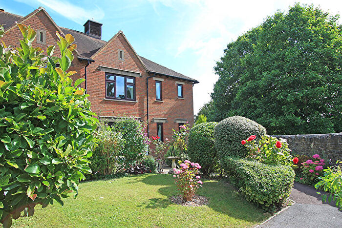 1 Bedroom Flat For Sale In Parsonage Court, Highworth, SN6