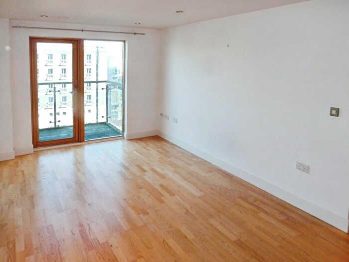 2 Bedroom Flat To Rent In Chadwick Street, Hunslet, Leeds, West Yorkshire, LS10