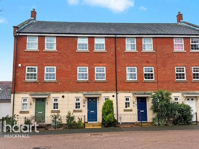 3 Bedroom Town House For Sale In Linnet Way, Nottingham, NG15
