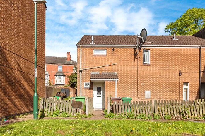 3 Bedroom End Of Terrace House For Sale In Ashwell Gardens, Nottingham, Nottinghamshire, NG7