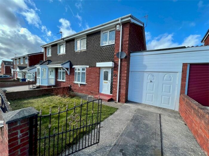 3 Bedroom Semi-Detached House To Rent In Closeburn Square, Sunderland, Tyne And Wear, SR3
