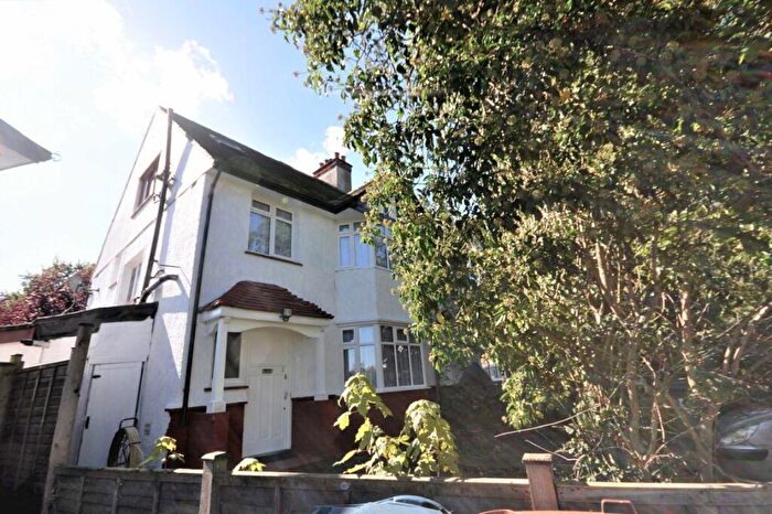 Studio To Rent In Whitchurch Lane, Edgware, HA8