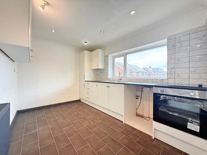 3 Bedroom Maisonette To Rent In Church Street, SG18