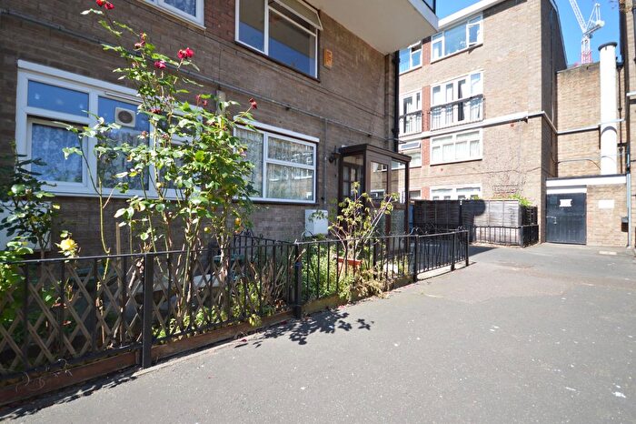 2 Bedroom Maisonette To Rent In Chipka Street, Tower Hamlets, E14
