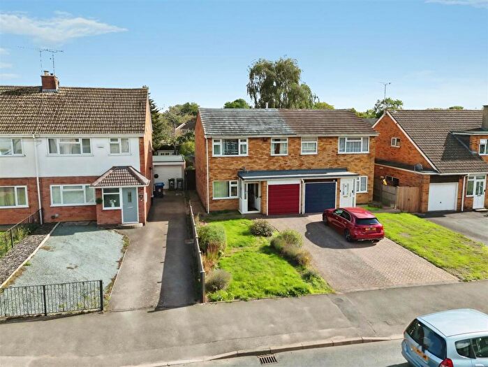 3 Bedroom Semi Detached House For Sale In The Kent, Hillmorton, Rugby, CV21