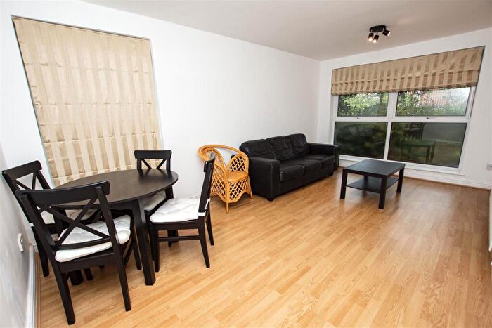 2 Bedroom Apartment To Rent In Seymour Close, Selly Park, Birmingham, West Midlands, B29