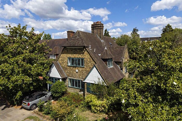 5 Bedroom Cottage For Sale In Wild Hatch, NW11