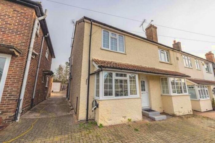 3 Bedroom Property To Rent In Milner Road, Burnham, Slough, SL1