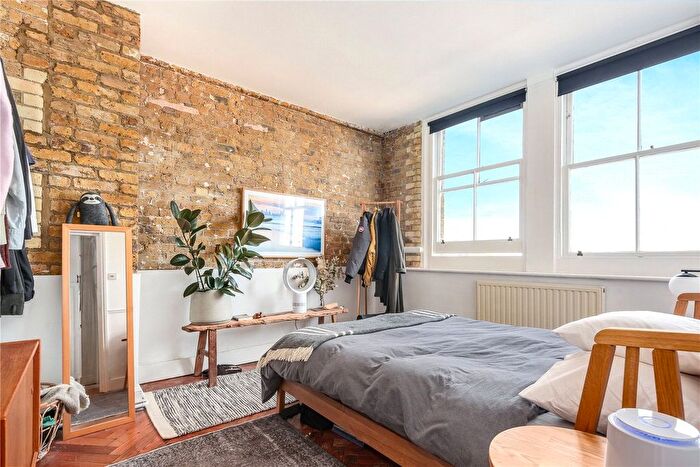 1 Bedroom Flat For Sale In Colonnades Apartments, Sylvester Road, London, E8