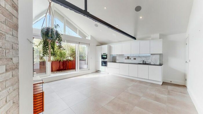 2 Bedroom Flat To Rent In Wadeson Street, Bethnal Green, E2