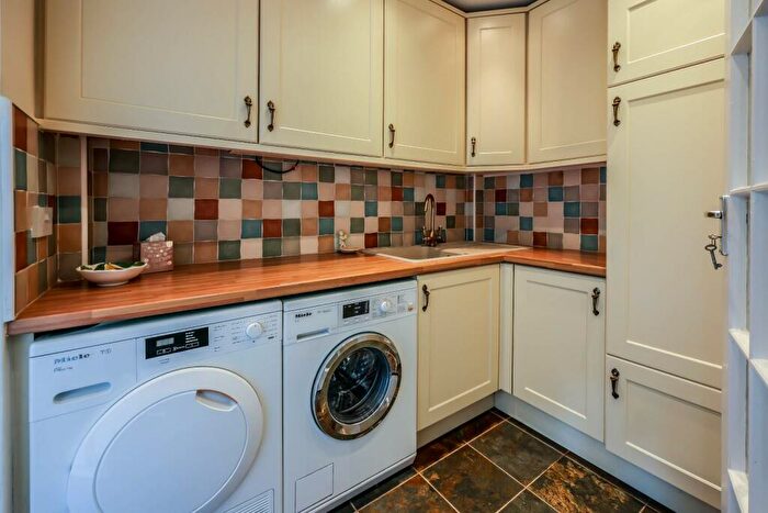 5 Bedroom Detached House For Sale In Hall Park Avenue, Westcliff-On-Sea, SS0