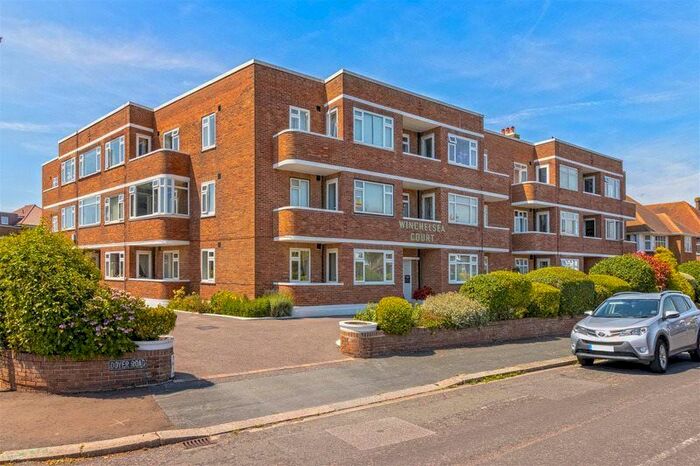 2 Bedroom Flat To Rent In Winchelsea Gardens, Worthing, BN11