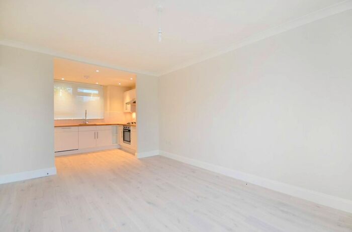 2 Bedroom Flat To Rent In Ravenscroft Street, Shoreditch, London, E2
