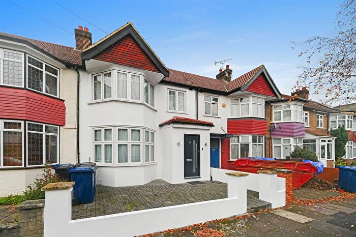 4 Bedroom Terraced House For Sale In Court Way, Acton, W3