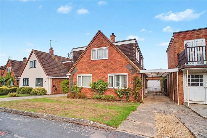 3 Bedroom Detached House For Sale In Guildford Avenue, Lawns, Swindon, Wiltshire, SN3