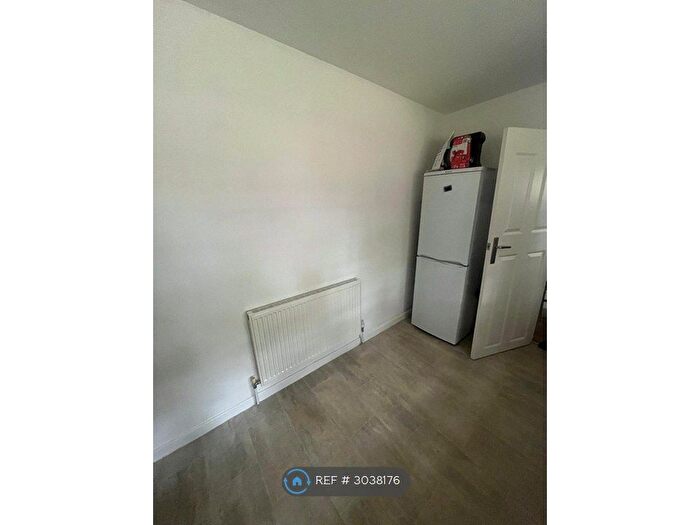 2 Bedroom End Of Terrace House To Rent In Avon Chase, Henlow, SG16