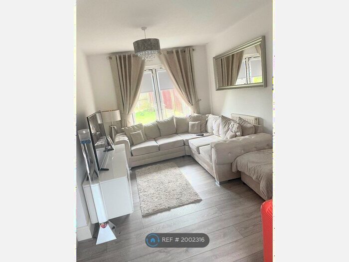 3 Bedroom Semi-Detached House To Rent In Scarisbrick Crescent, Liverpool, L11