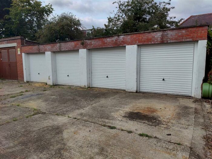 Garage / Parking To Rent In Flemming Crescent, Leigh On Sea, SS9