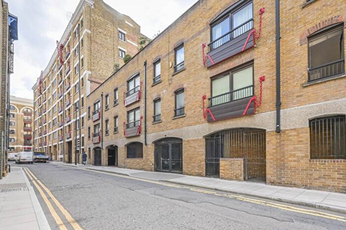 2 Bedroom Flat For Sale In Wapping Lane, Wapping, London, E1W