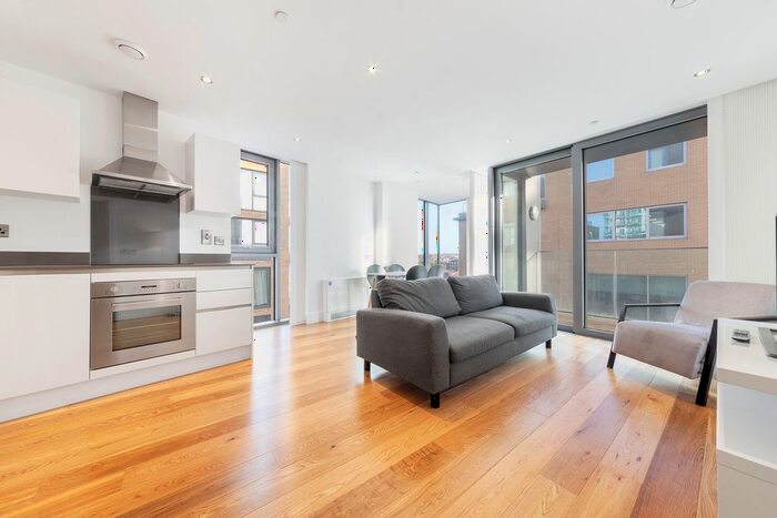 2 Bedroom Flat To Rent In Arc Tower, Uxbridge Road, Ealing, London, W5