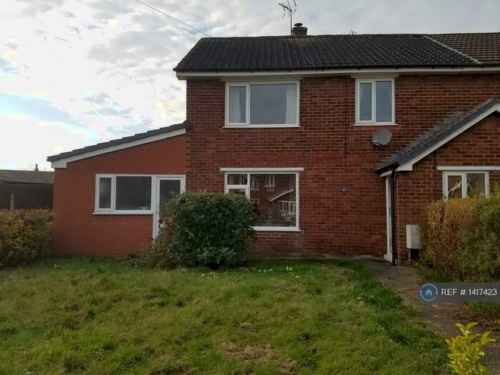 3 Bedroom Semi-Detached House To Rent In Meadow Close, Clifton, Preston, PR4