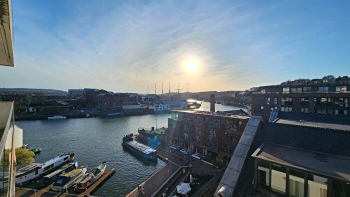 1 Bedroom Apartment To Rent In Invicta, Millennium Promenade, BS1