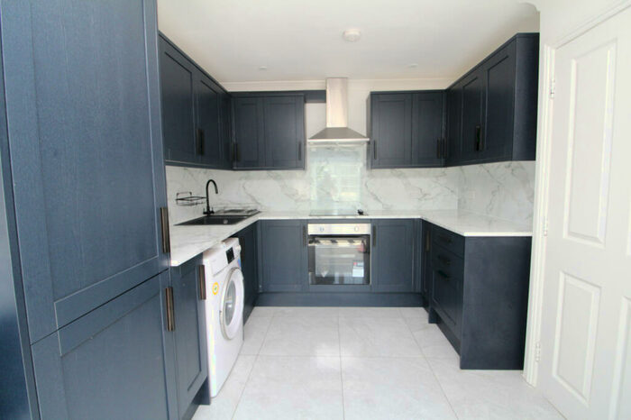 3 Bedroom End Of Terrace House To Rent In Eddystone Road, Brockley, SE4