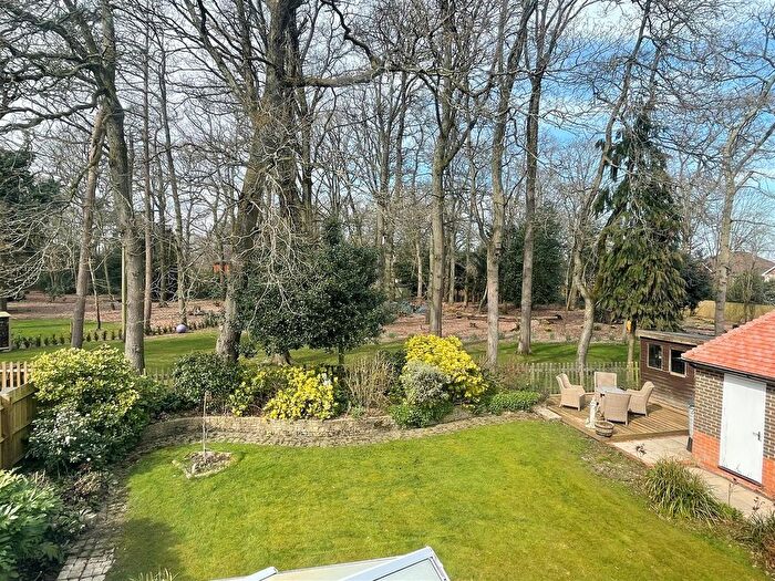 5 Bedroom Detached House For Sale In Peckmoor Drive, Newbury, RG19