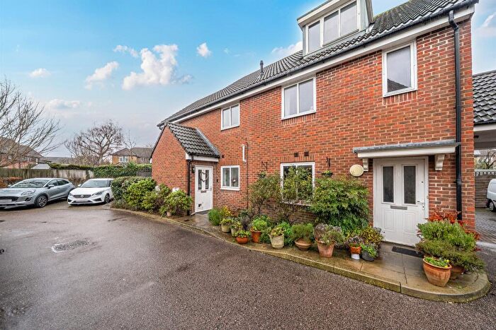 1 Bedroom Maisonette For Sale In Keswick Close, St. Albans, AL1