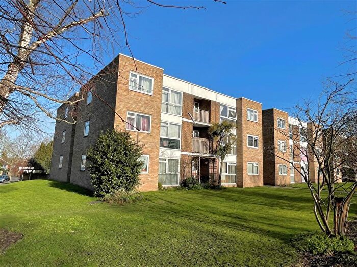 2 Bedroom Apartment To Rent In London Lane, Bromley, BR1