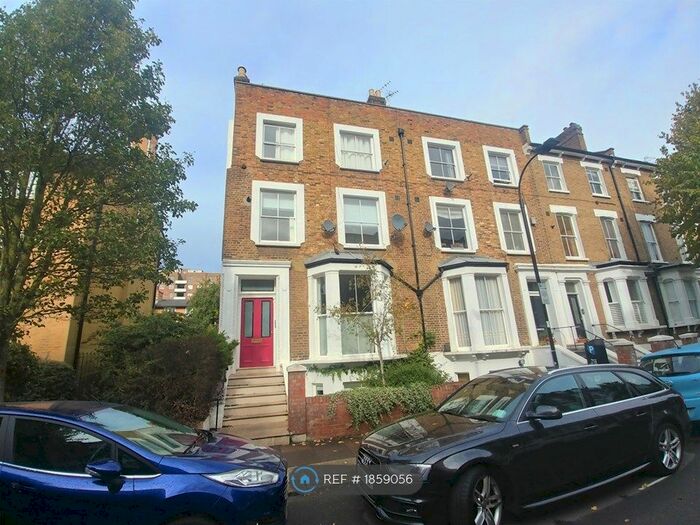 2 Bedroom Flat To Rent In Hammersmith, London, W14