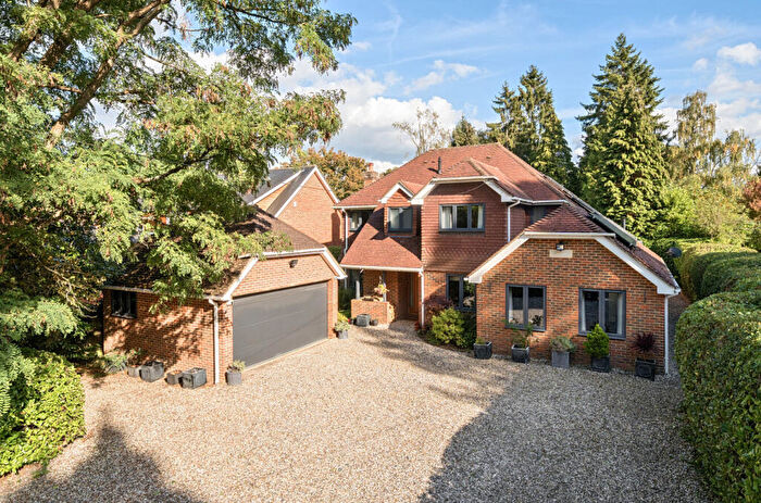 5 Bedroom Detached House For Sale In Hollybush Ride, Finchampstead, Wokingham, Berkshire, RG40