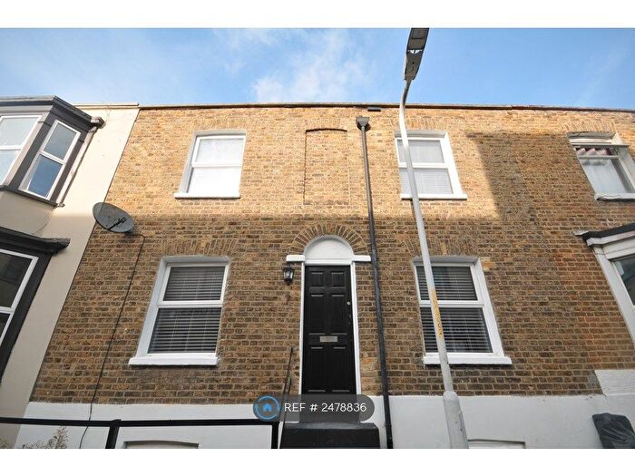 2 Bedroom Maisonette To Rent In Bath Place, Margate, CT9