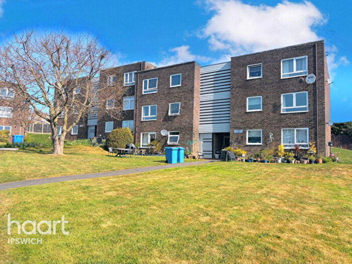 2 Bedroom Flat For Sale In Hale Close, Ipswich, IP2